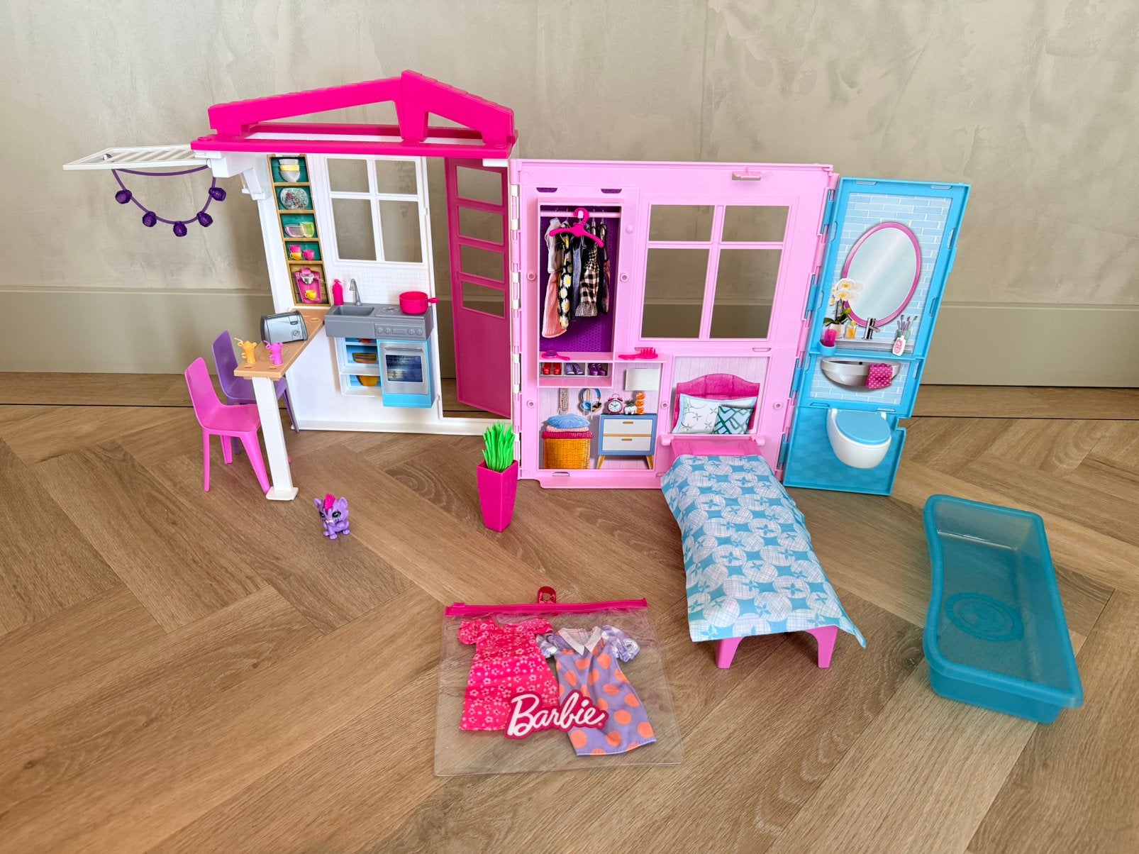 Barbie Huis met Meubels en Accessoires, Ophalen of Verzenden, Gebruikt, Meisje