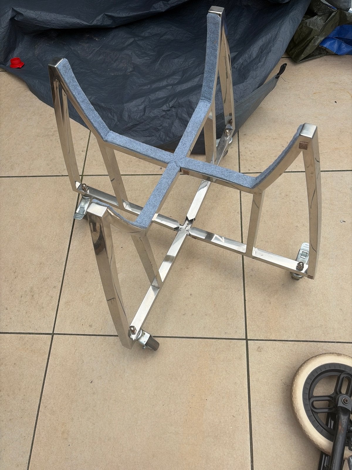 Bbq Verchroomd onderstel met wielen, Ophalen, Gebruikt