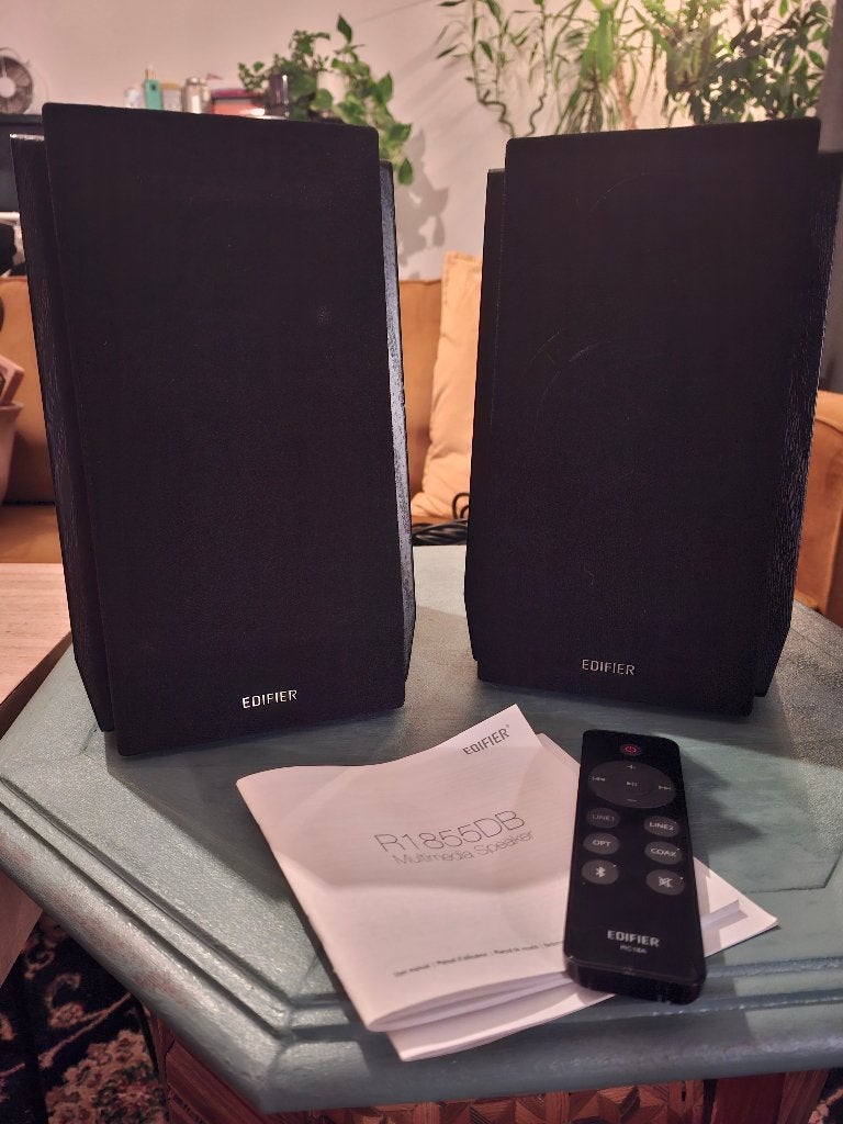 Luidsprekerset / Speakerset met Subwooferuitgang, Zo goed als nieuw, 60 tot 120 watt, Bluetooth, Boekenplank luidspreker