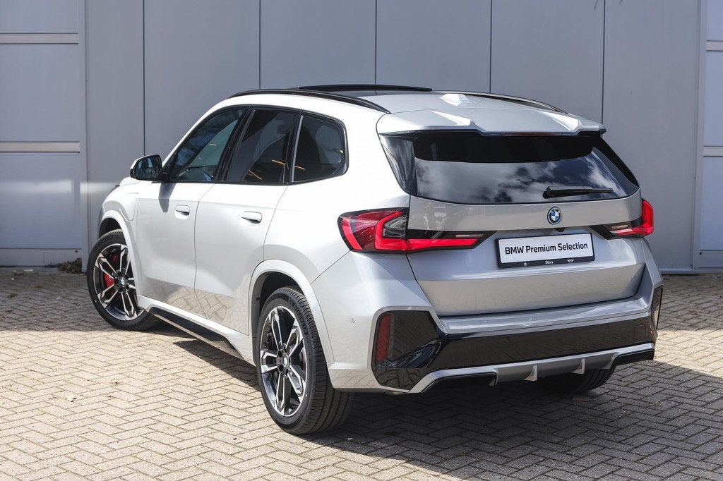 BMW X1 xDrive25e High Executive M Sport Automaat / Panoramad, Auto's, BMW, Met garantie (alle), Origineel Nederlands, Bedrijf