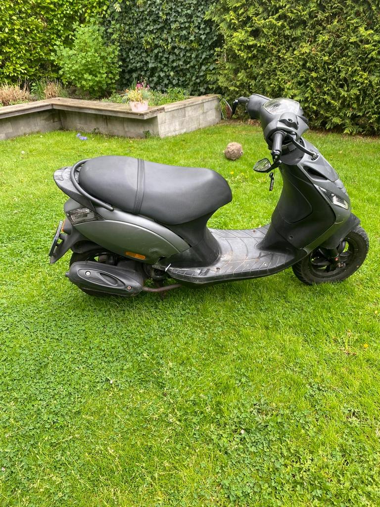 Piaggio Zip Scooter - Grijs, Goede Staat 2016, Ophalen, Gebruikt, Maximaal 45 km/u, Zip