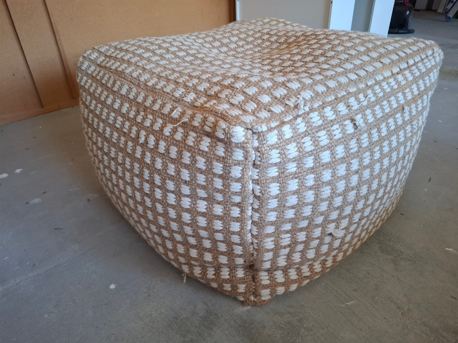 Mooie poef van jute, Huis en Inrichting, Banken | Voetenbanken en Poefen, Ophalen, Overige materialen, Minder dan 50 cm, Gebruikt