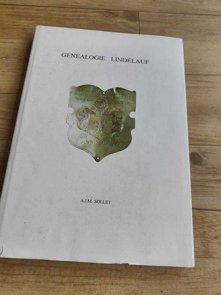 Genealogie Lindelauf - A.J.M. Sollet, Ophalen of Verzenden, Zo goed als nieuw, A.J.M. Sollet, Overige