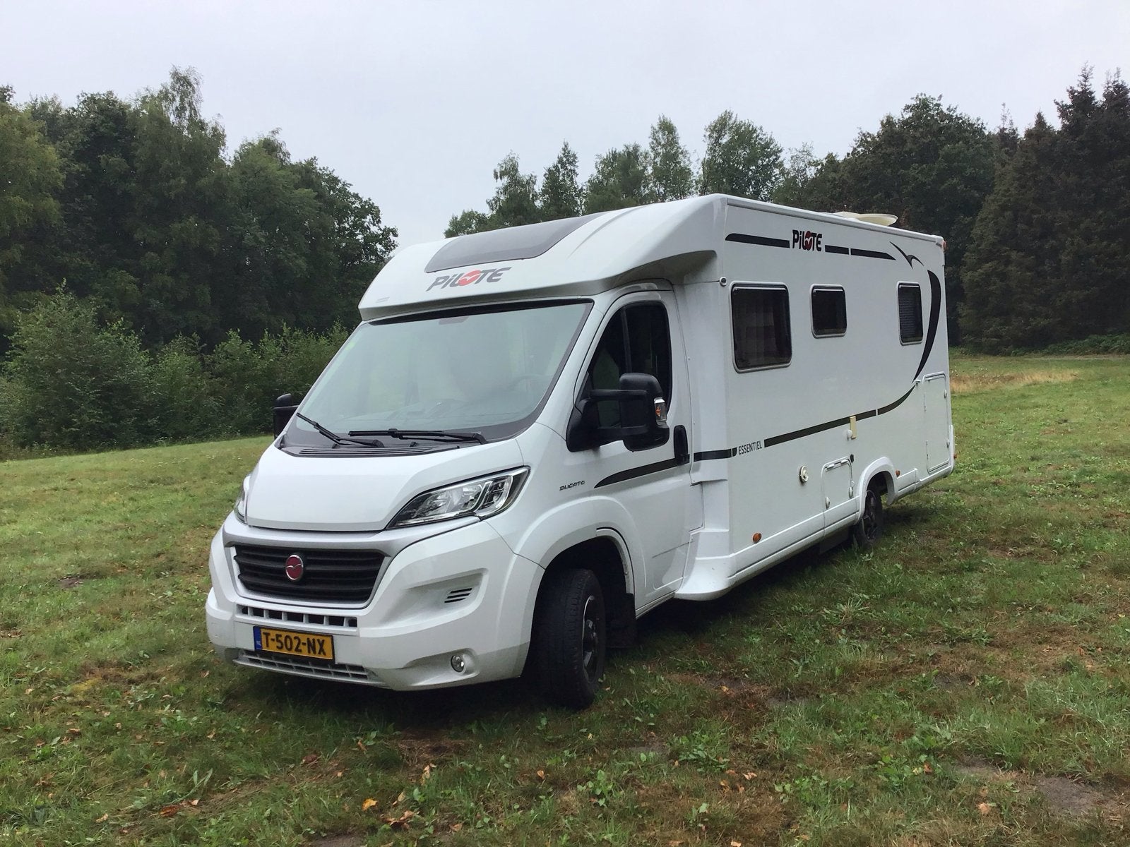Luxe Pilote camper met Queensbed en zestraps automaat, Caravans en Kamperen, Campers, Automaat, Alkoof, Fiat, Pilote