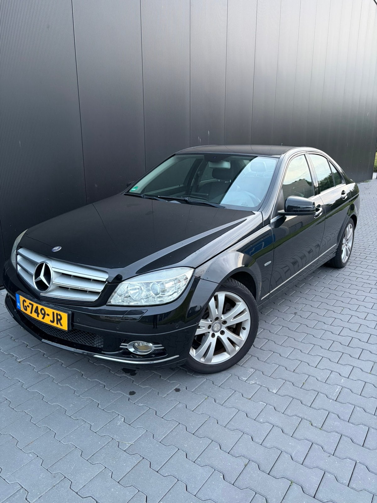 Mercedes-Benz C200 Kompressor Avantgarde, Auto's, Mercedes-Benz, Automaat, Achterwielaandrijving, 1800 kg, Zwart