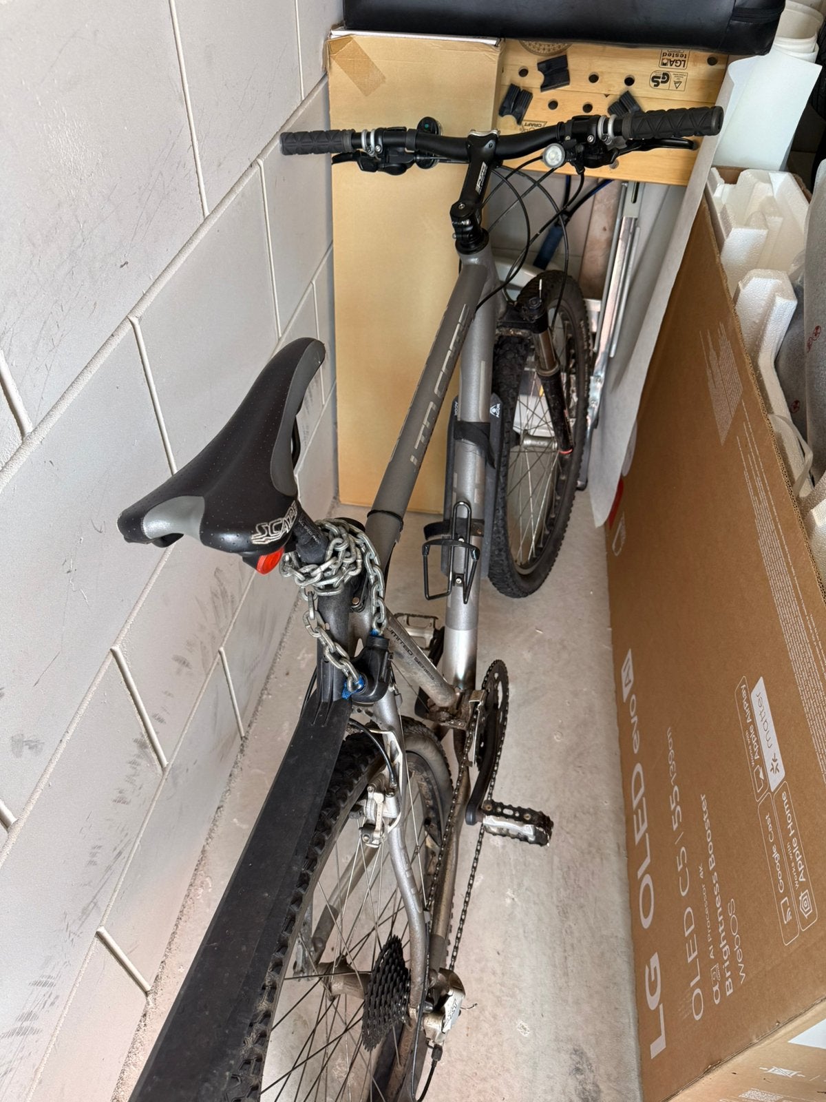 Giant mountenbike die onderhoud nodig heeft, Ophalen, Gebruikt, Velgrem, Giant