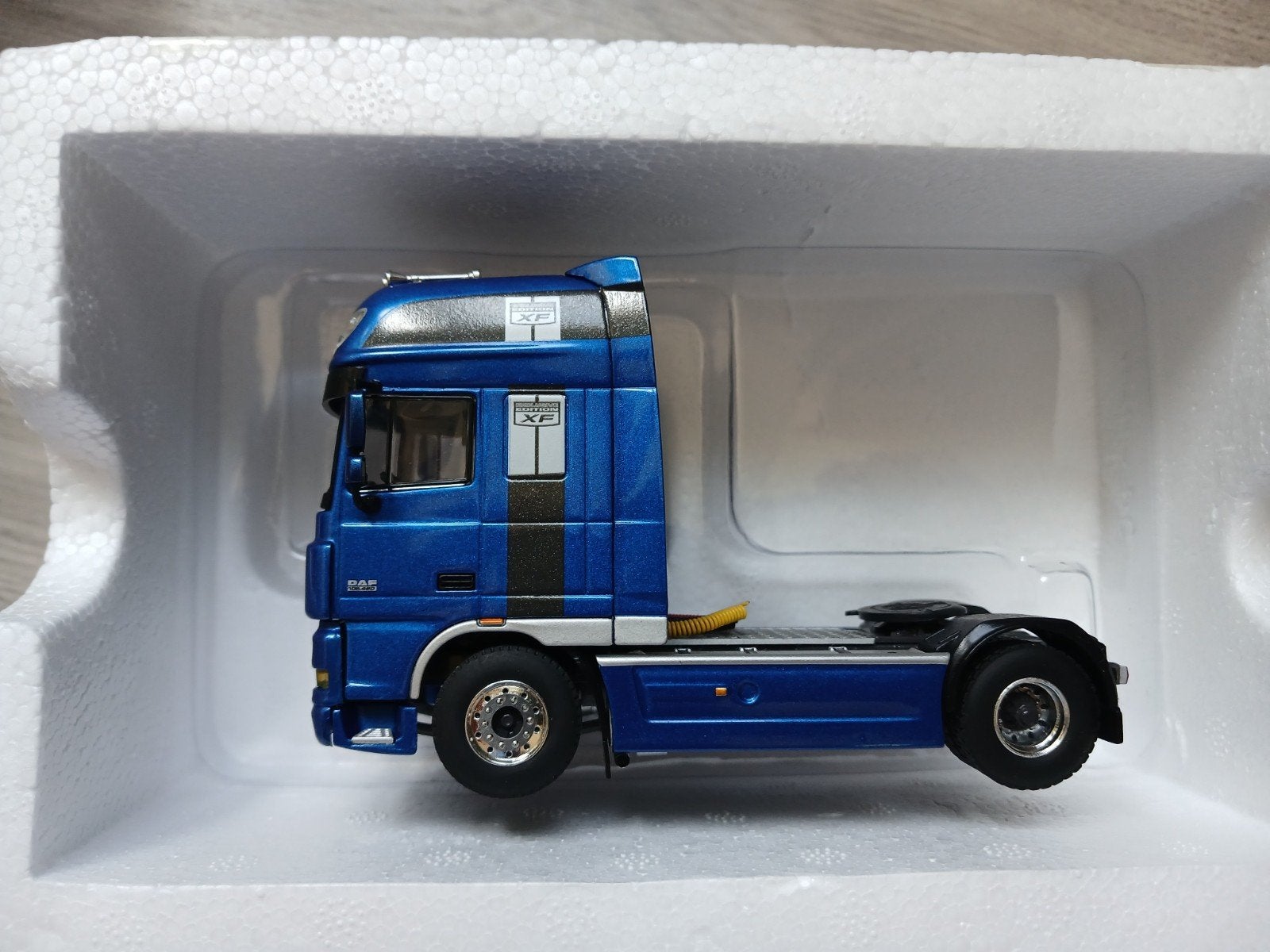 Daf XF105 special edition 2 stuks aanwezig, Ophalen of Verzenden, Zo goed als nieuw, Bus of Vrachtwagen, Wsi
