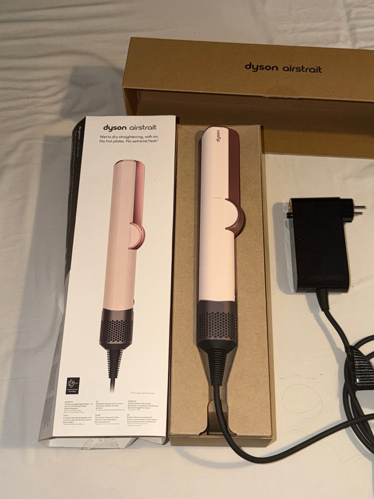 Dyson Airstrait Ceramic Pink + Opbergcase Nieuwstaat, Sieraden, Tassen en Uiterlijk, Uiterlijk | Haarverzorging, Ophalen, Nieuw