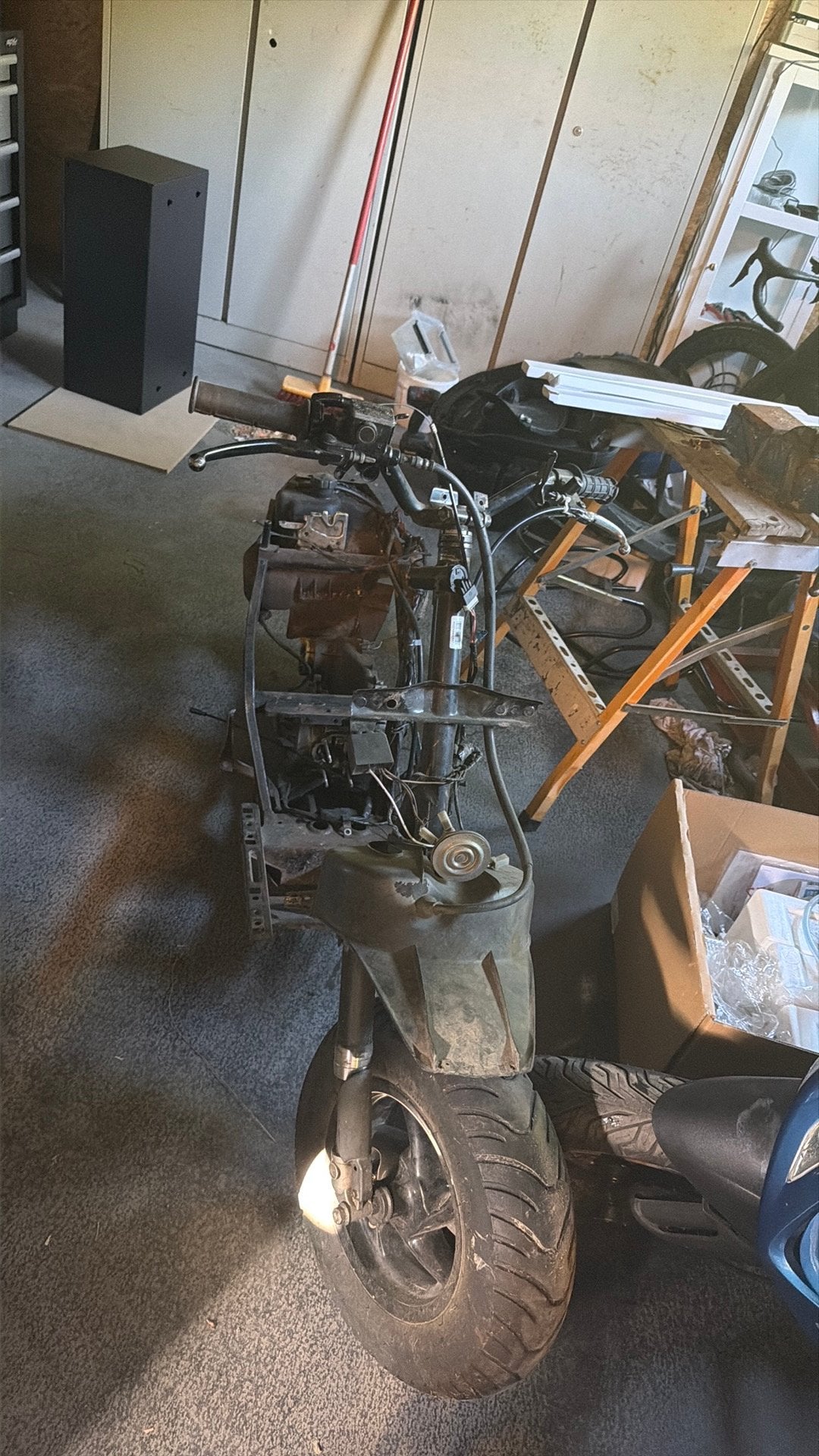 Typhoon frame met kabelboom, Fietsen en Brommers, Brommeronderdelen | Scooters, Gebruikt, Piaggio, Overige typen, Ophalen