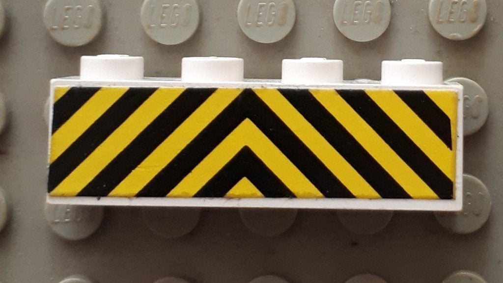 3010pb293 (1) white 1x Brick 1 x 4 with Black and Yellow D, Ophalen of Verzenden, Gebruikt