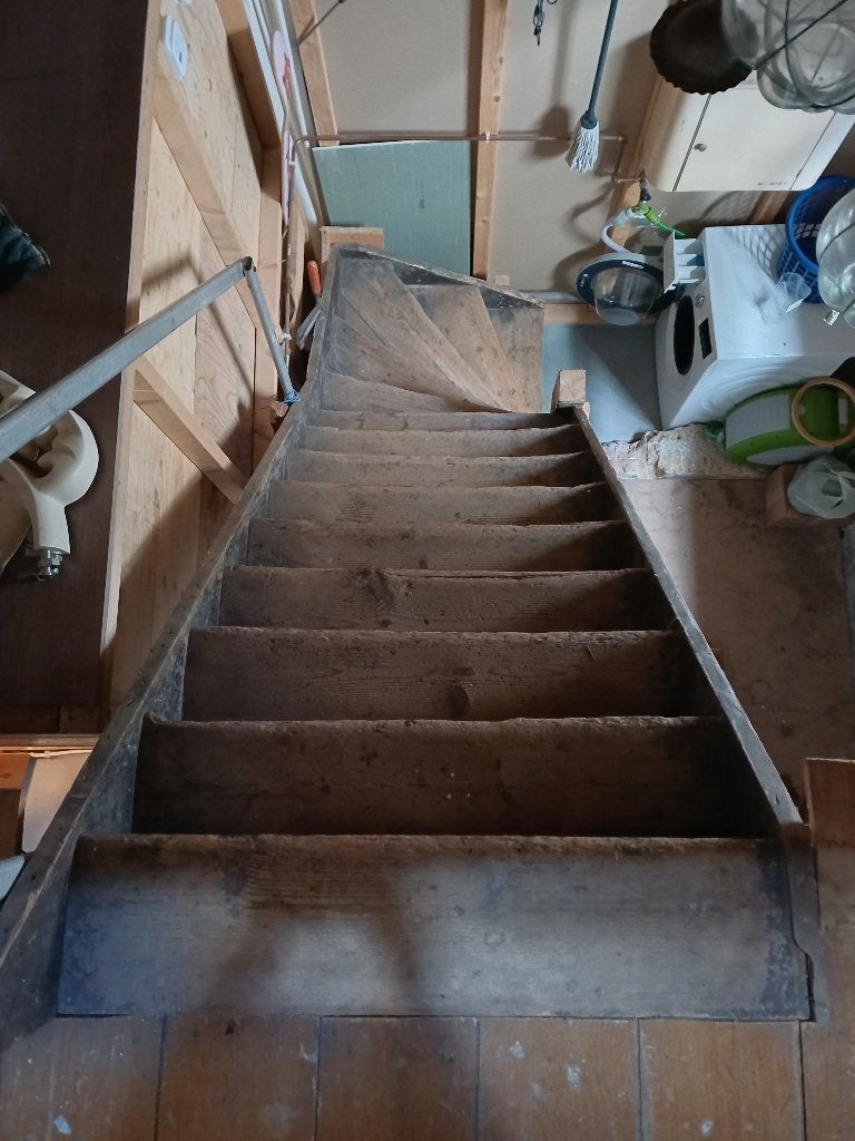 Vaste trap met draai linksom, Doe-het-zelf en Verbouw, Ladders en Trappen, Ophalen, Gebruikt, Trap, 2 tot 4 meter