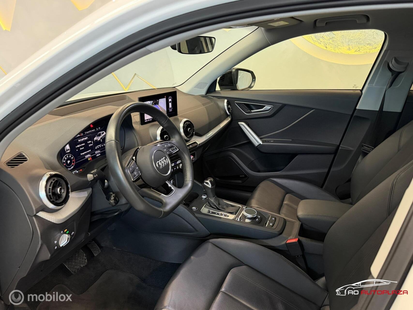 Audi Q2 35 TFSI S-line Panorama/Virtual/Sonos/Matrix/Trekhaa, 4 cilinders, Wit, Leder, Bedrijf