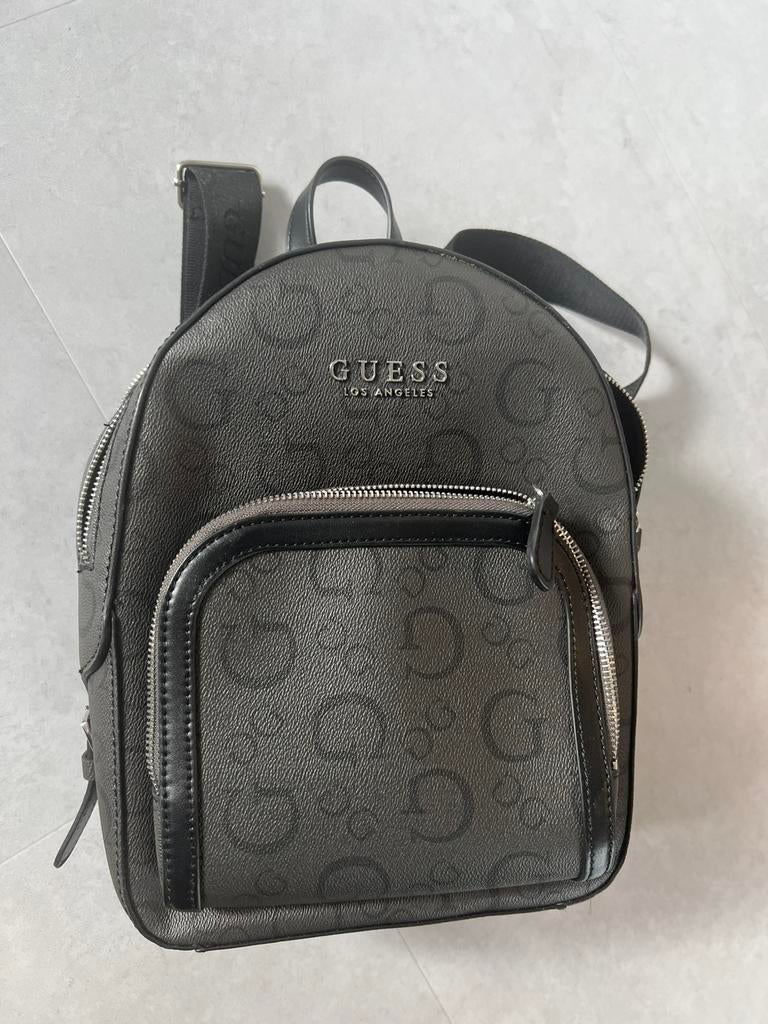 zwarte Guess rugtas, Sieraden, Tassen en Uiterlijk, Tassen | Rugtassen, Overige merken, Minder dan 30 cm, Ophalen of Verzenden