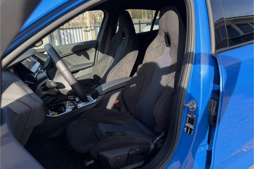 BMW 1-serie 118i M-Sport | M-Kuipstoelen | Camera | Comfort, Auto's, BMW, 136 pk, Gebruikt, Blauw, Alcantara