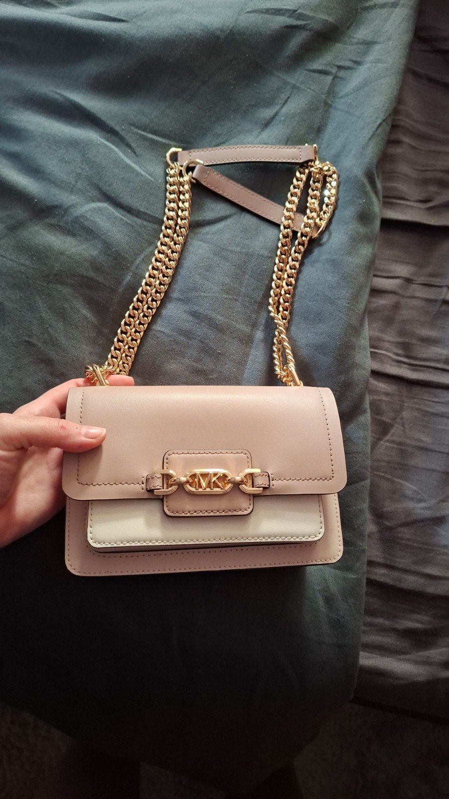 Michael Kors Schoudertasje - Roze/Wit met Gouden Details, Sieraden, Tassen en Uiterlijk, Tassen | Damestassen, Ophalen of Verzenden