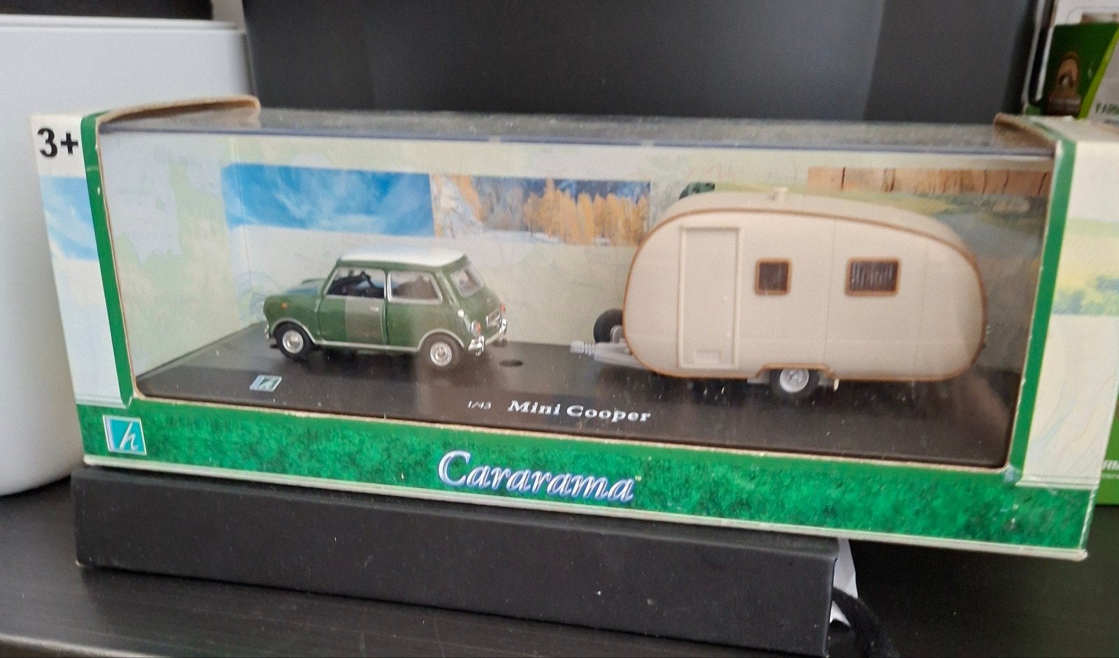 Mooie modelauto met caravan, Hobby en Vrije tijd, Modelauto's | 1:24, Ophalen of Verzenden, Overige merken
