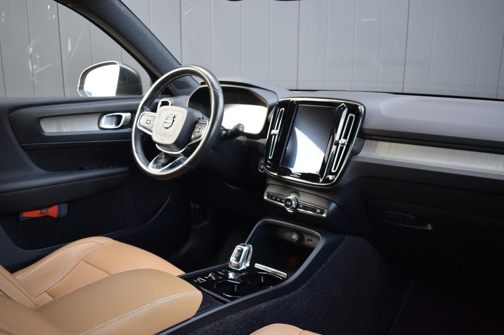 Volvo XC40 2.0 T4 190pk Automaat Inscription LED | Bruin Led, Auto's, 15 km/l, Euro 6, 1969 cc, 93 €/maand