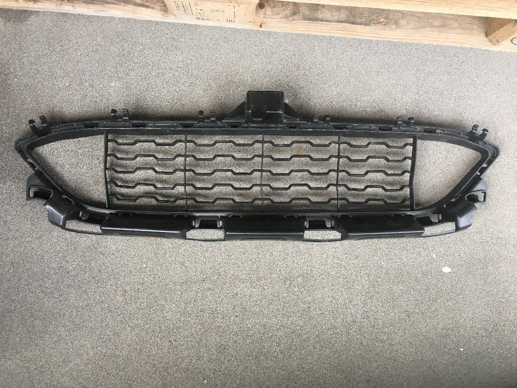 BMW 3 serie GT F34 grille M sport, Gebruikt, Voor, Ophalen of Verzenden, Bumper