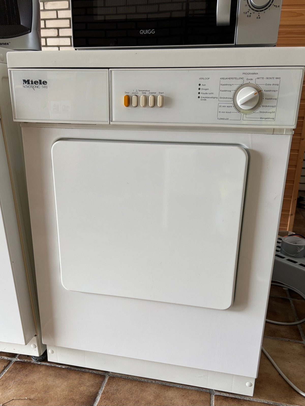 Miele  Novotronic wasdroger, Ophalen, Gebruikt, Luchtafvoer, 4 tot 6 kg