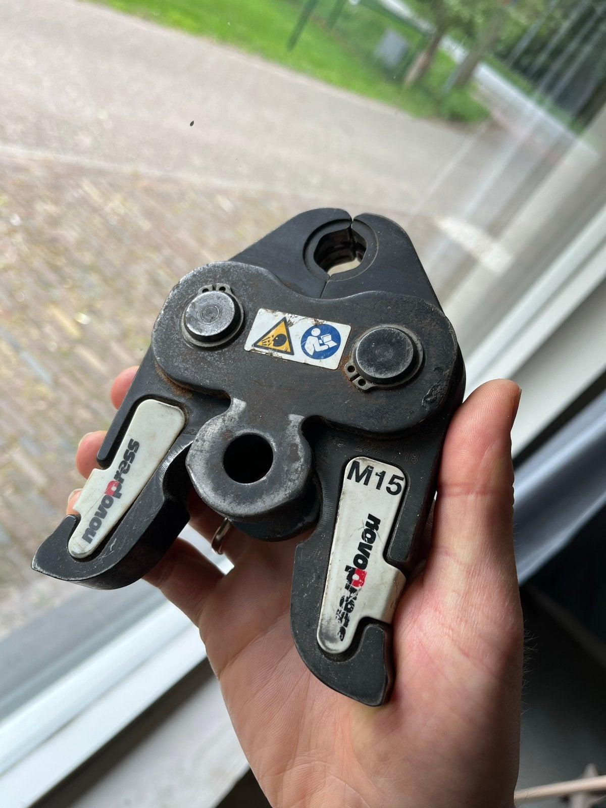 Novopress M15 persbek voor diverse perstangen, Ophalen of Verzenden, Gebruikt
