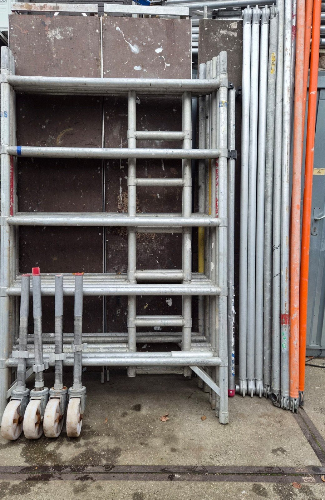 te koop altrex aluminium rolsteiger Werkhoogte 7.20 mtr, Doe-het-zelf en Verbouw, Gebruikt, Altrex, Ophalen of Verzenden, Rolsteiger of Kamersteiger