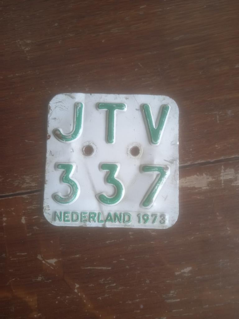 Zeldzaam oud bromfiets belasting plaatje 1973 JTV 337, Fietsen en Brommers, Brommeronderdelen | Oldtimers, Gebruikt, Overige merken