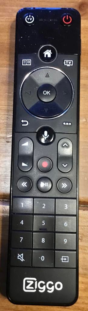 ZIGGO AFSTANDSBEDIENING VOOR ZIGGO MEDIABOX / VOICE CONTROL, Ophalen of Verzenden, Zo goed als nieuw, Origineel, Receiver of Versterker