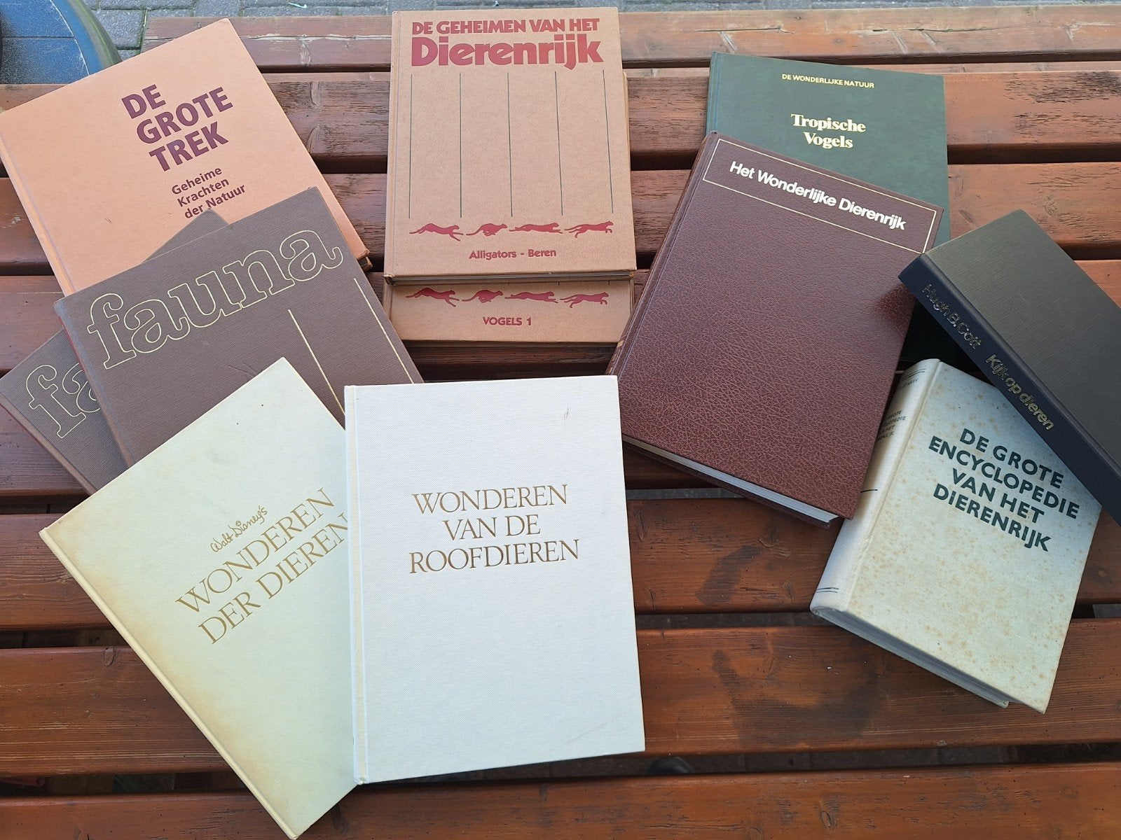 Partij oude dierenboeken, Ophalen