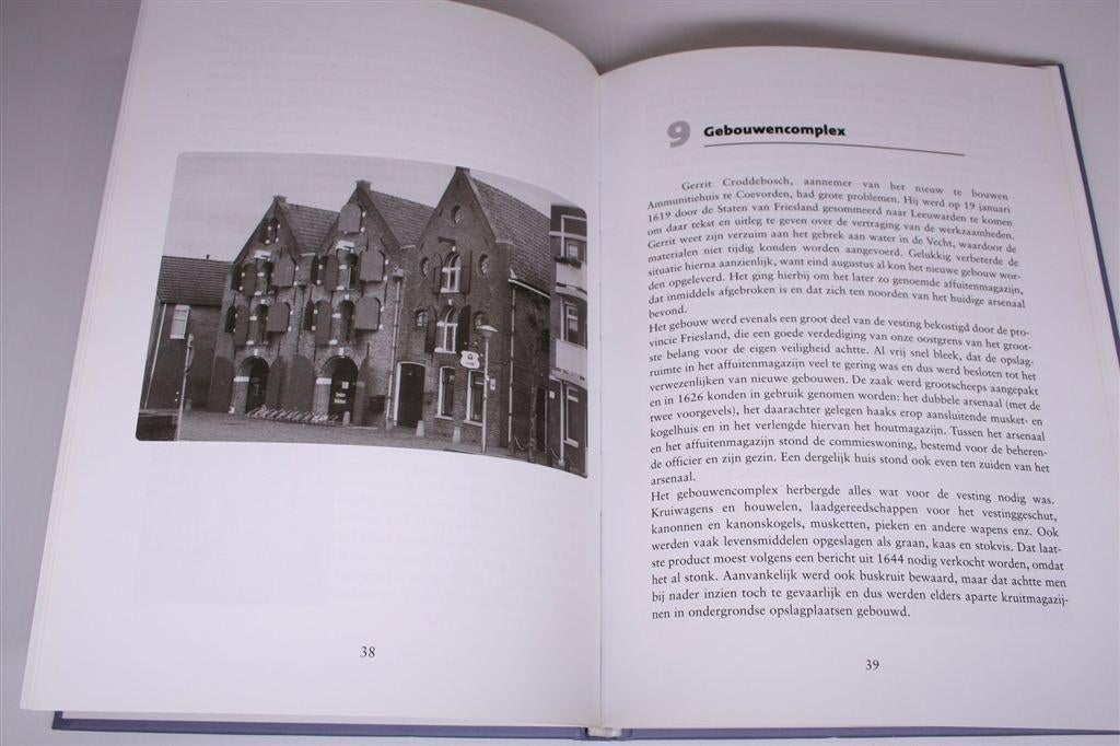 Monumentjes in Coevorden [Deel 1] — Rijk geïllustreerd, Ophalen of Verzenden, Zo goed als nieuw