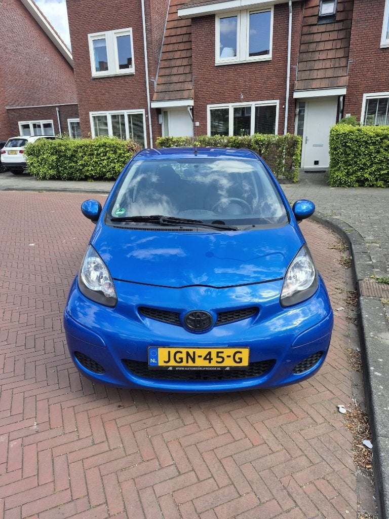 Toyota Aygo 1.0-12V Dynamic Blue Automaat |Airco |138.512 km, Electronic Stability Program (ESP), 68 pk, Grijs, Particulier