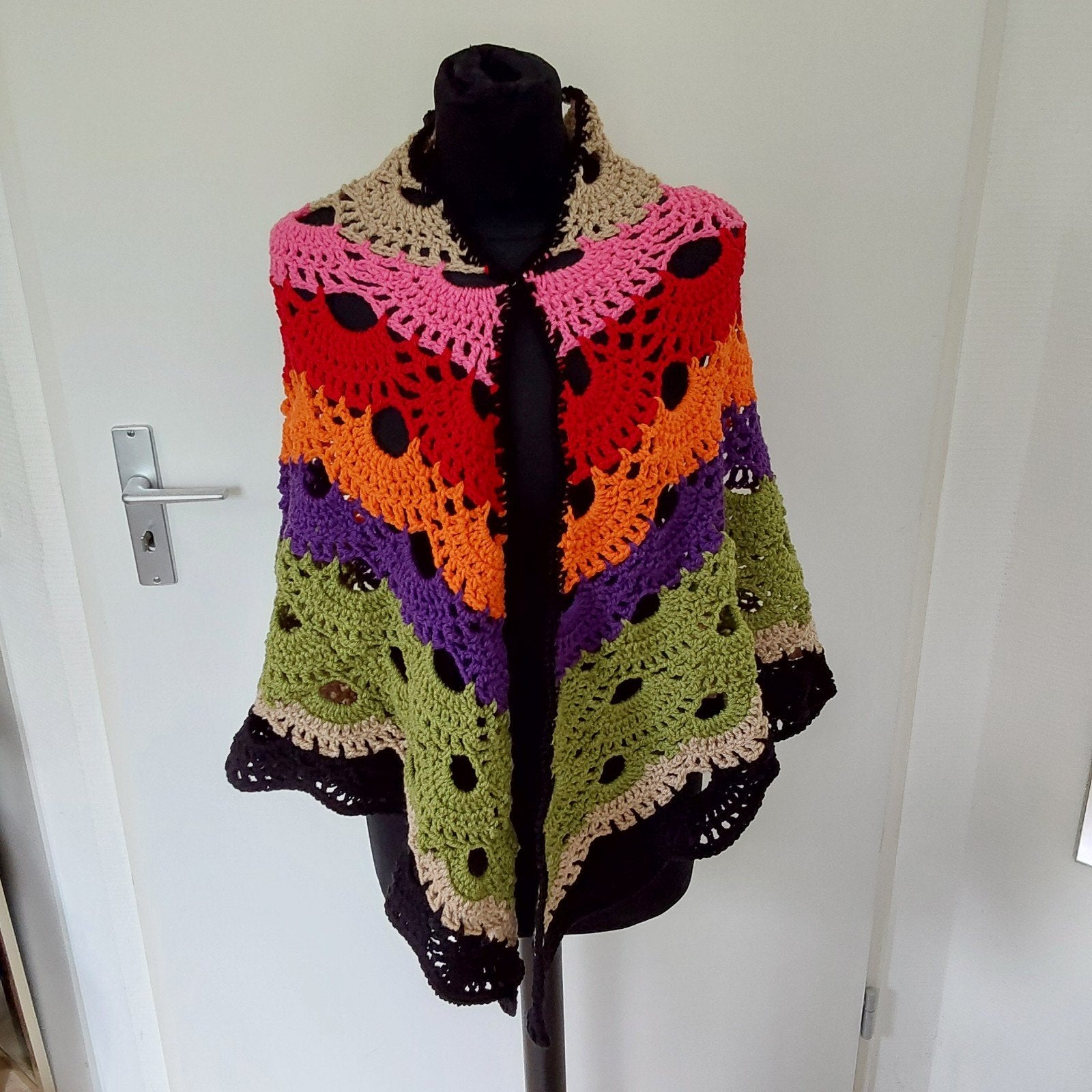 Nieuw!!!!
Prachtige, handgehaakte omslagdoek., Ophalen of Verzenden, Nieuw, Maat 46/48 (XL) of groter