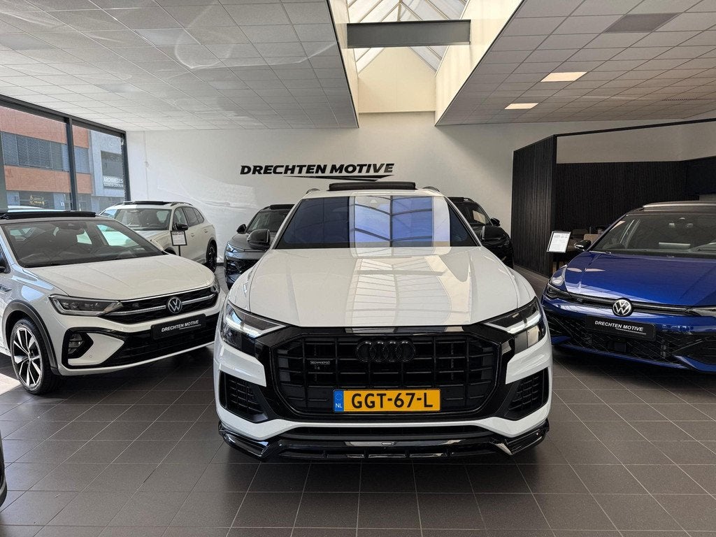 Audi Q8 55 TFSI e quattro Pro Line / S-line / RS seats /, Auto's, Audi, Automaat, Gebruikt, 2995 cc, Q8