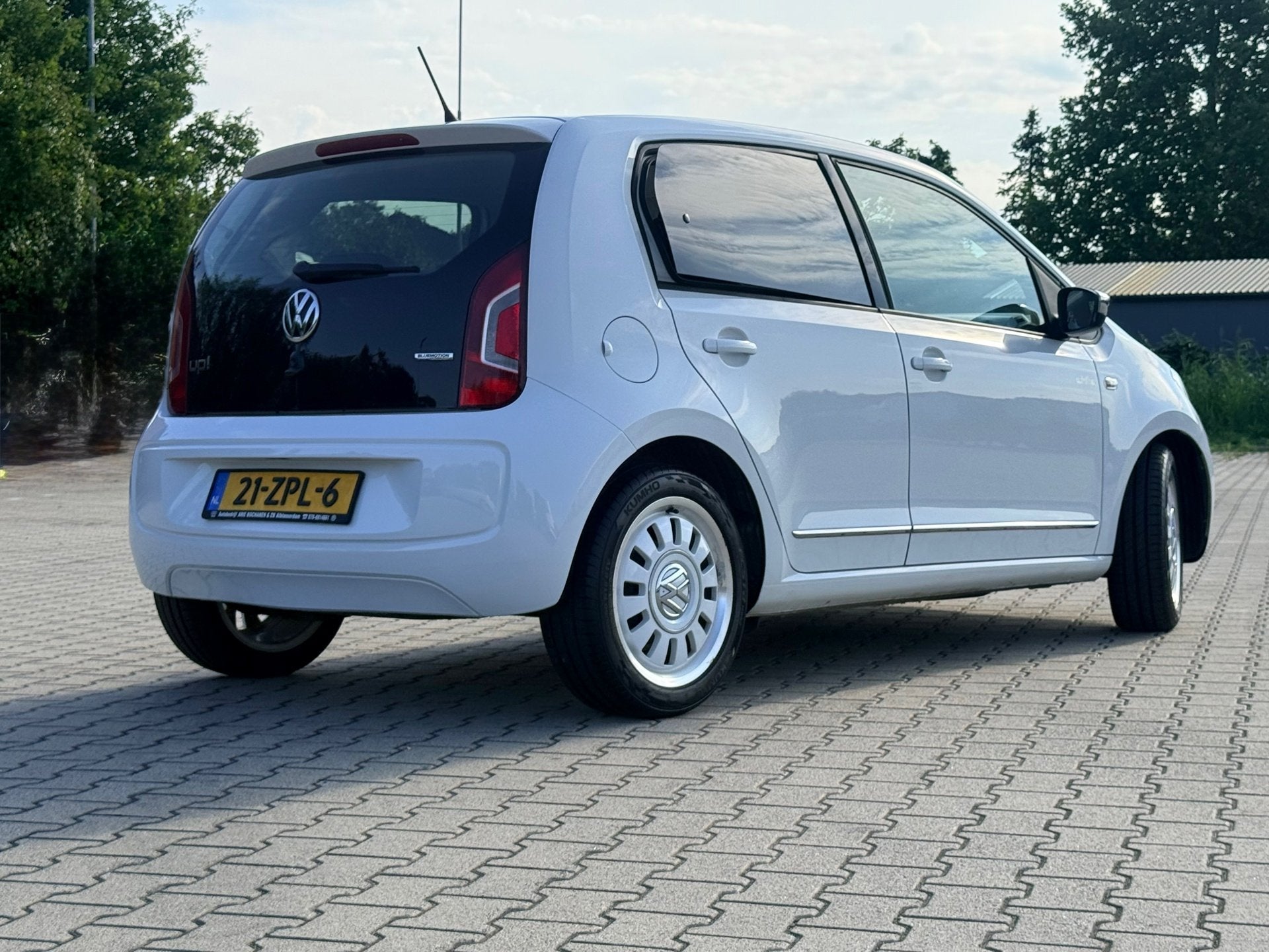 Volkswagen Up! 1.0 high up! BlueMotion White Edition, Voorwielaandrijving, Euro 5, Stof, Gebruikt