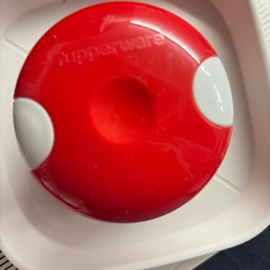 Tupperware Mandoline - Zo goed als nieuw, Ophalen, Zo goed als nieuw, Snijmachine, Rood