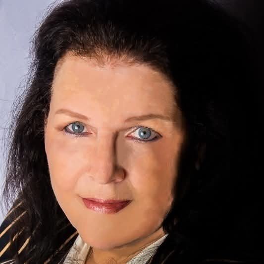 Lerares Reiki &Tantra, Chakratherapie,  Hoogsensitief coach