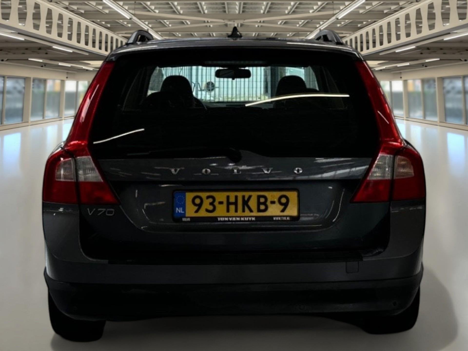 Volvo V70 2.5T Kinetic Garantie, Rijklaar, leder automaat.., Auto's, Stof, 1573 kg, 2521 cc, 93 €/maand