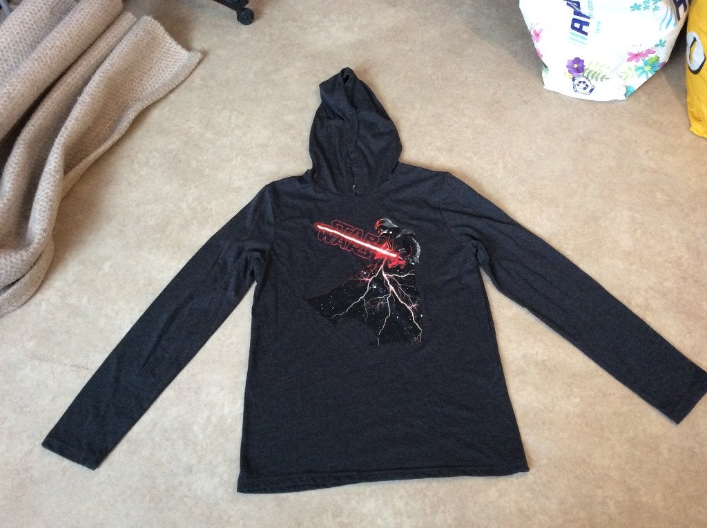 Star Wars Darth Vader longsleeve shirt met capuchon. maat XL, Ophalen of Verzenden, Zo goed als nieuw, Overige typen