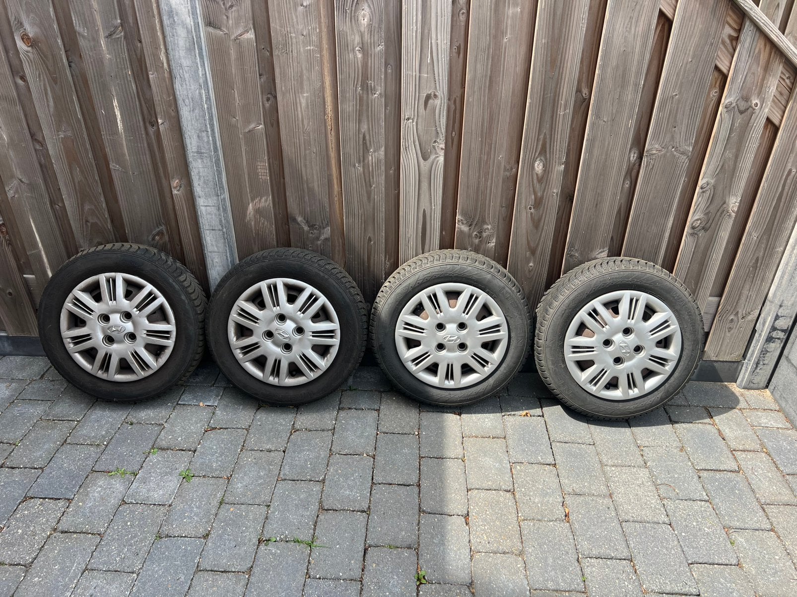 Hyundai Atos winterbanden 155/70 R13 75T + velgen, Auto-onderdelen, Banden en Velgen, Ophalen, 155 mm, Banden en Velgen, Winterbanden
