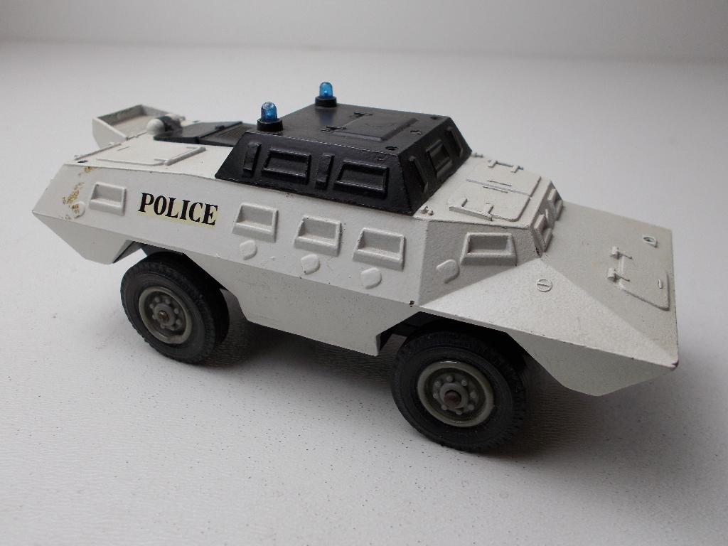 1970 Solido 224 COMMANDO XM 706 (USA) POLICE I.g.st., Ophalen of Verzenden, Zo goed als nieuw, Bus of Vrachtwagen, Solido