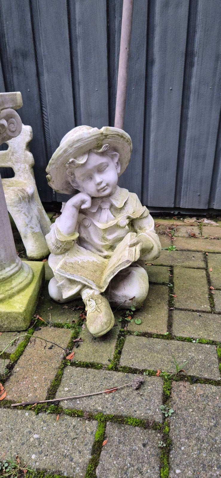 Diverse tuinbeelden en sokkel, Ophalen, Gebruikt, Beton, Mensenbeeld
