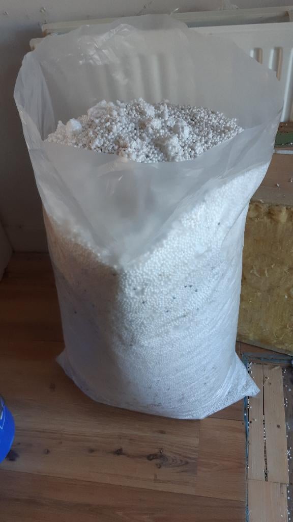 Isolatie, EPS korrels, bodemisolatie, piepschuim in zakken, Ophalen, Gebruikt, 12 cm of meer, 15 m² of meer