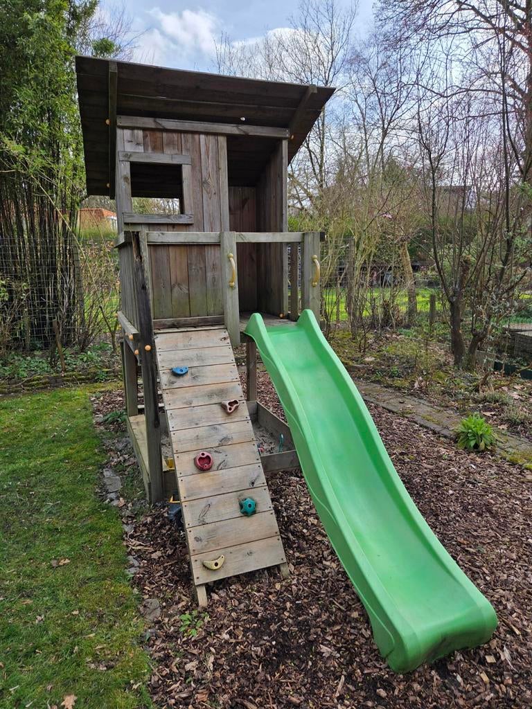 Speelhuisje + glijbaan + klimwand + schommel, Kinderen en Baby's, Speelgoed | Buiten | Speelhuisjes, Ophalen, Gebruikt, Hout