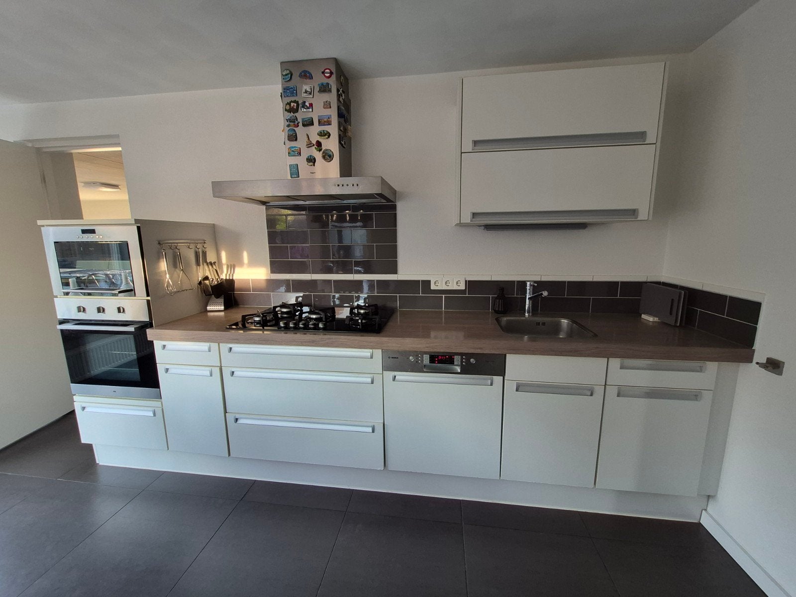 Complete keuken met inbouwapparatuur, Ophalen, Gebruikt, Wit, Enkelwandige keuken