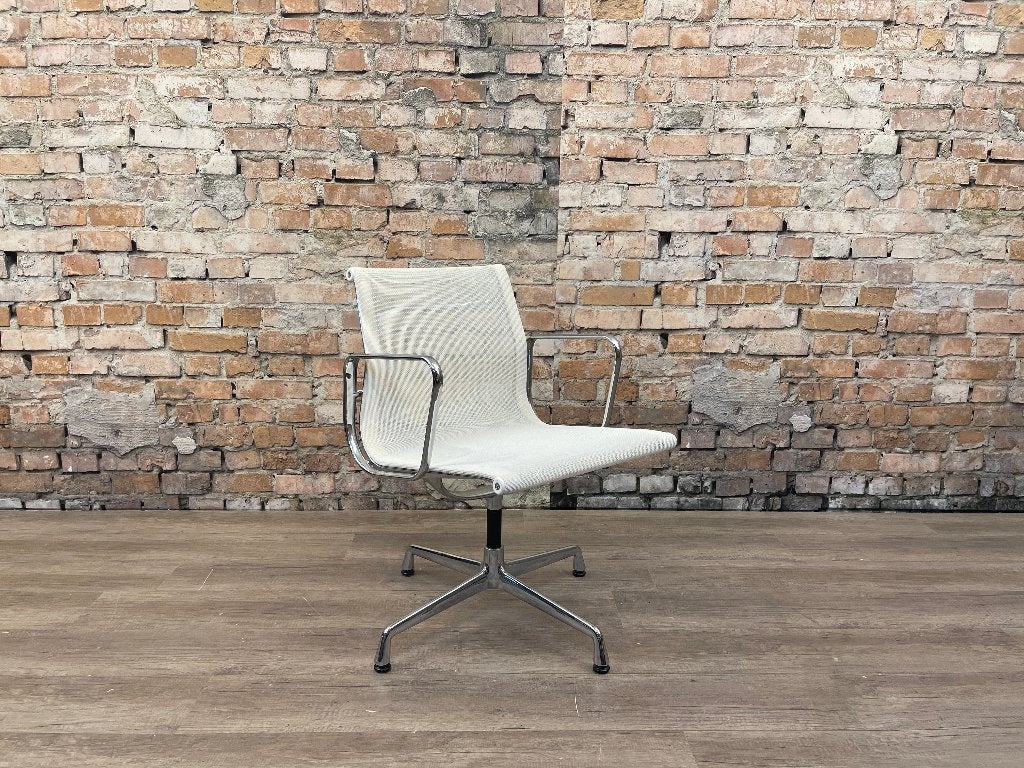 Vitra EA107 wit netweave chrome bij TheReSales, Ophalen, Wit, Zo goed als nieuw, Eén