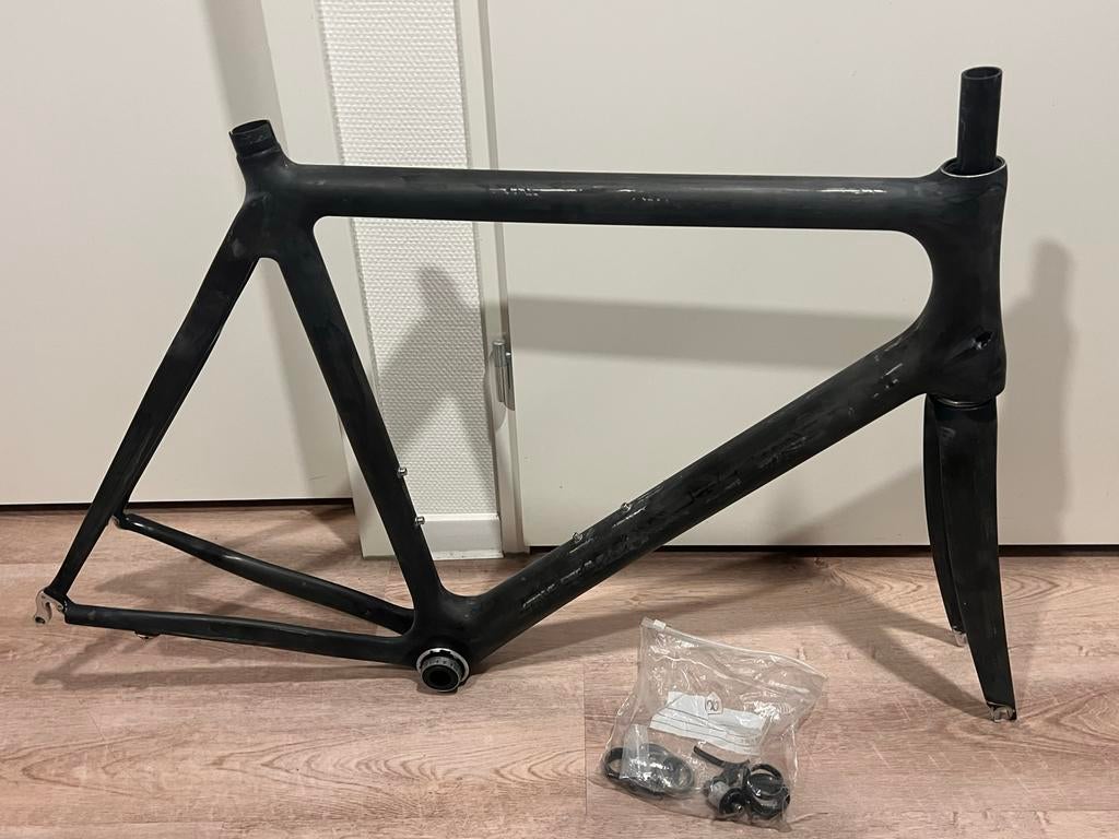 Carbon racefiets frameset (frame beschadigd) 59-60 cm, Frame, Gebruikt, Ophalen of Verzenden, Racefiets