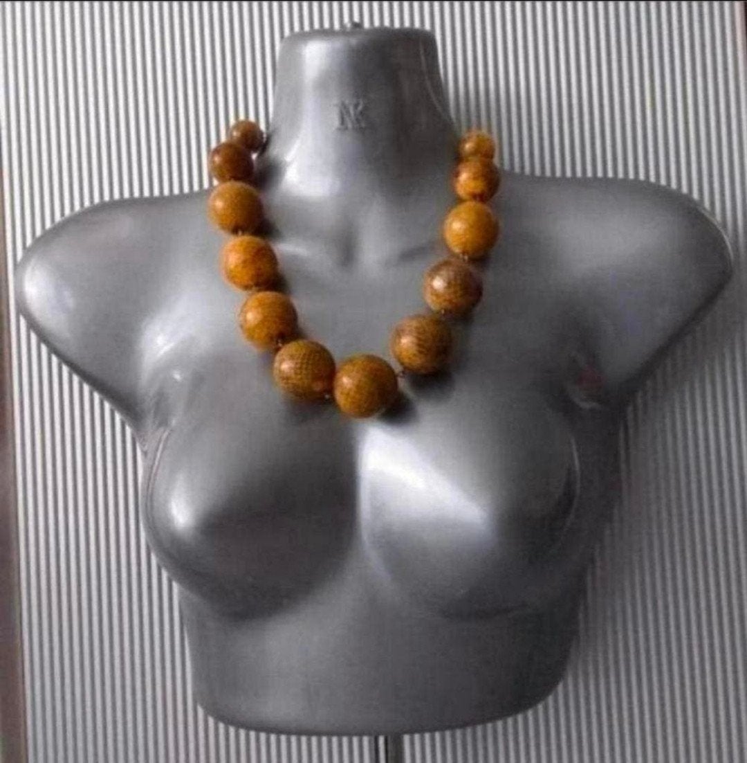 Manouk - bollenketting met print. 3=2 aktie., Sieraden, Tassen en Uiterlijk, Overige materialen, Verstelbaar, Verzenden, Geel