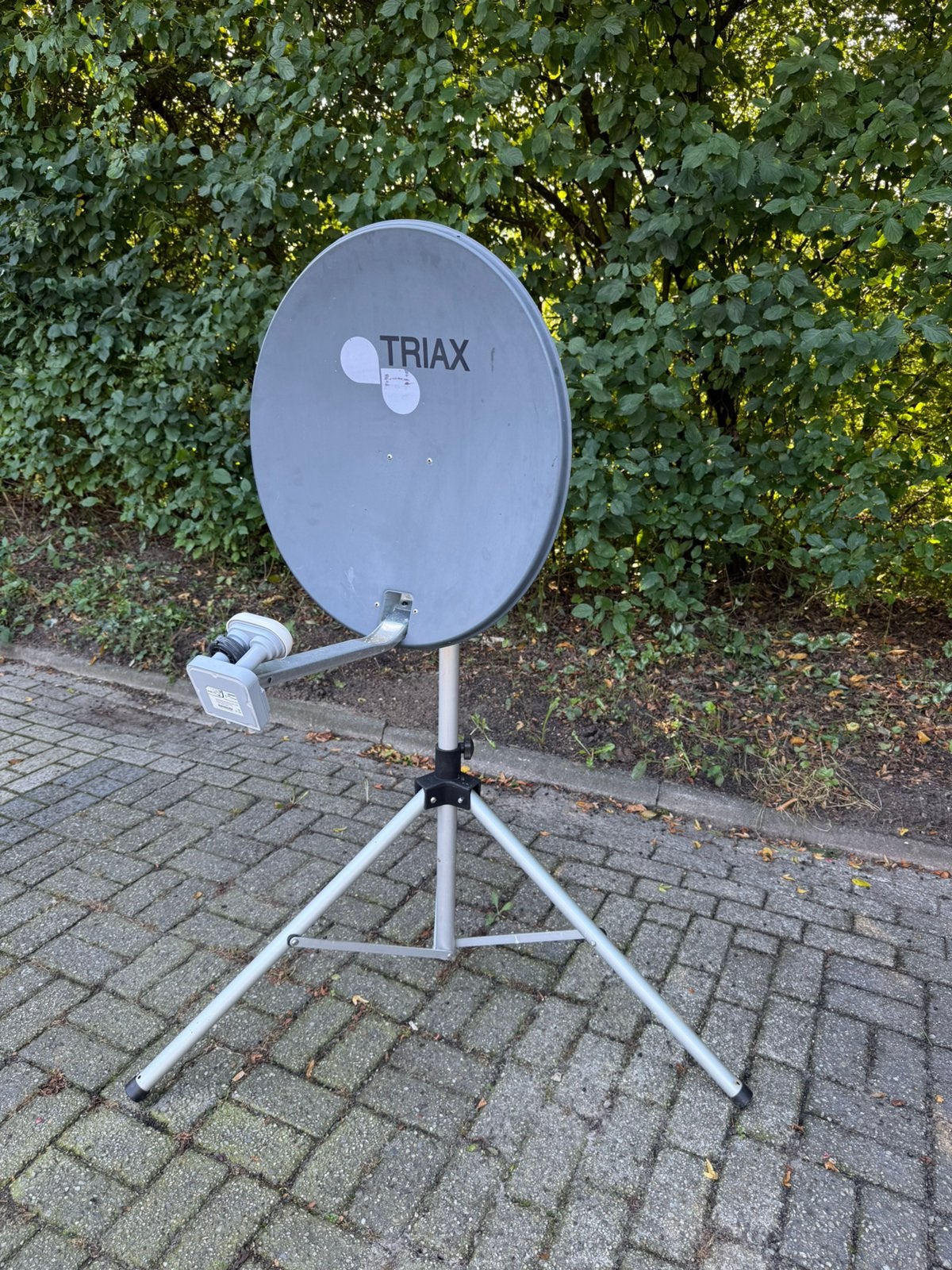Triax TDS 65 schotel | statief +Twin LNB | ideaal op camping, Ophalen, Zo goed als nieuw, Overige merken