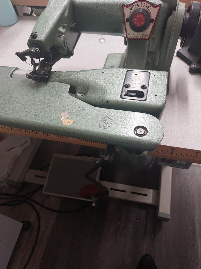 Blindzoom Industriële Naaimachine Model 1118-9, Hobby en Vrije tijd, Naaimachines en Toebehoren, Gebruikt, Naaimachine, Industrieel