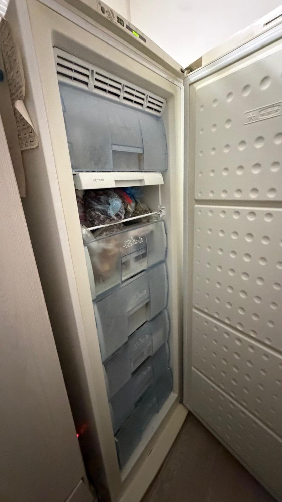 Beko Diepvrieskast - Vrijstaand, No Frost, Witgoed en Apparatuur, Vriezers en Diepvrieskisten, Gebruikt, Minder dan 60 cm, 160 cm of meer