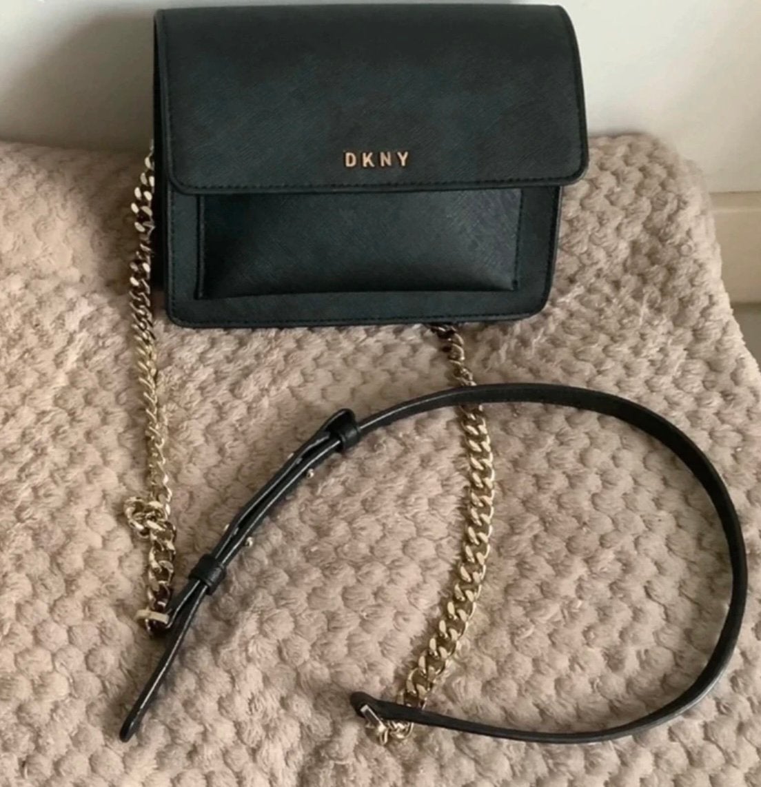 DKNY crossbody kleur zwart, Ophalen of Verzenden, Zo goed als nieuw, Zwart, Schoudertasje